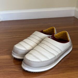 Sanuk White Quilted Slip-On Sneakers with Maroon and Yellow Lining